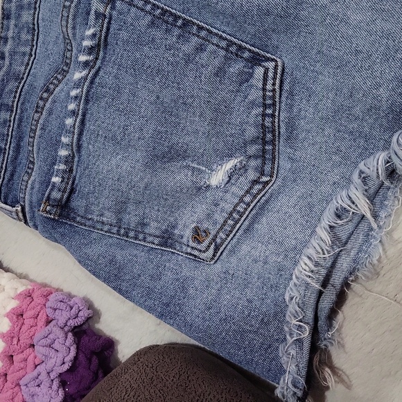 Kut From The Kloth Shorts - Picture 11 of 15